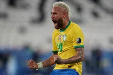 Thumbnail for article: Duikelaar, huilebalk, komediant, briljant, kan feestbeest Neymar groter zijn dan Pelé?