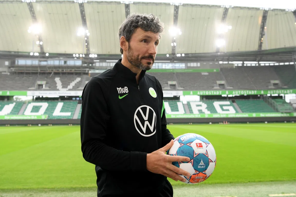 Een vleugje Hiddink en Beenhakker: de les voor Van Bommel