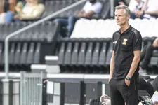 Thumbnail for article: Hilarisch moment in oefenduel: Go Ahead trapt af zonder keeper, fan pakt zijn kans