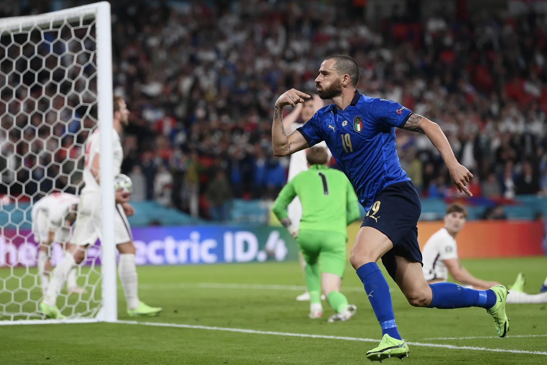 Bonucci schreeuwt het uit: 'It's coming to Rome!'