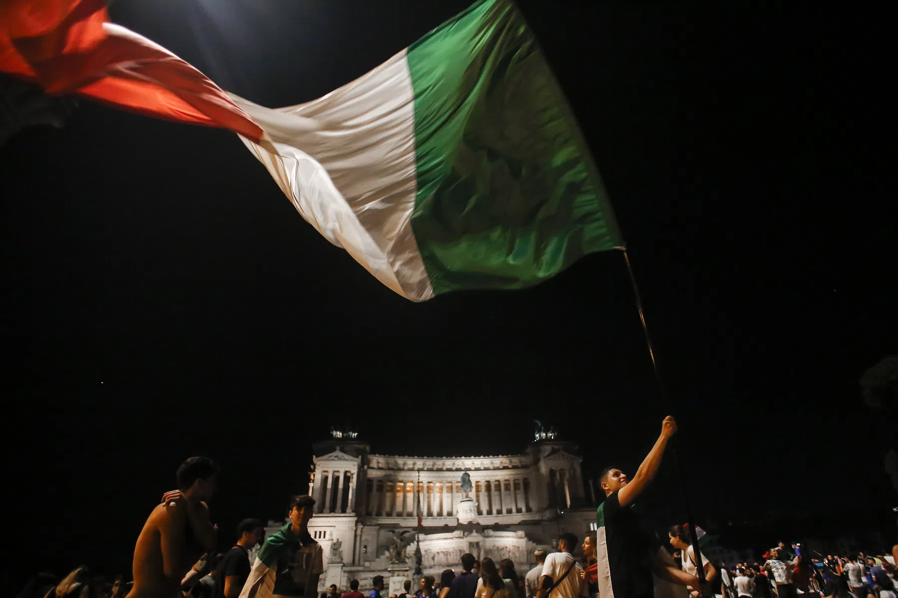 EK-winnaars als helden ontvangen in Rome