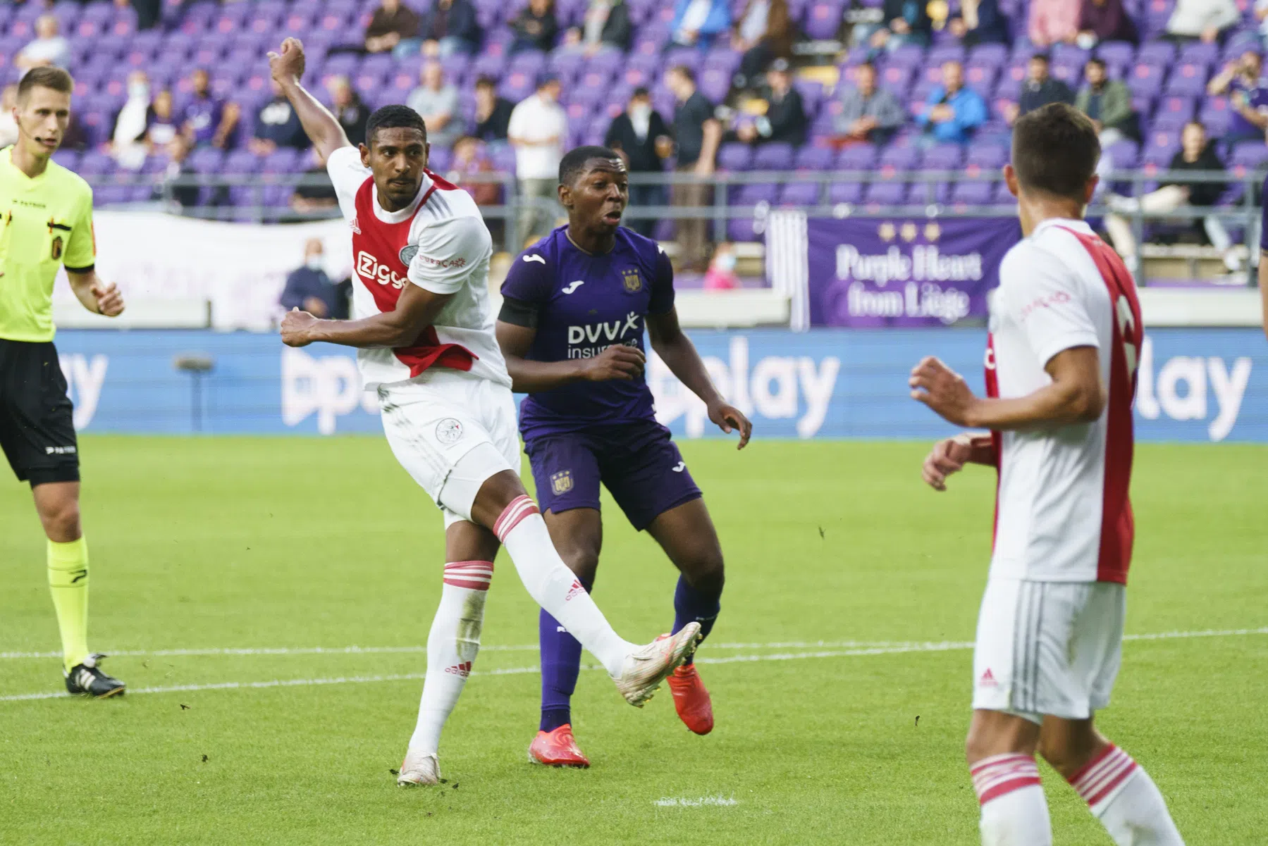 Ajax maakt indruk in Brussel: 'Een gidsclub voor Belgische ploegen'