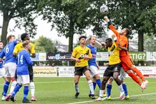 Thumbnail for article: Profclubs draaien warm: anderhalve meter bier en verkeerd rijden naar Tilburg 