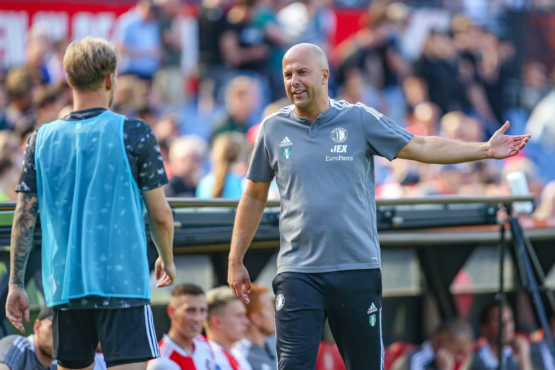 Slot geniet in aanloop naar Conference League-debuut van Milambo en Hartjes