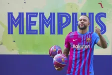 Thumbnail for article: Memphis in Barça-shirt op het veld van Camp Nou: 'In de voetsporen van Cruijff'