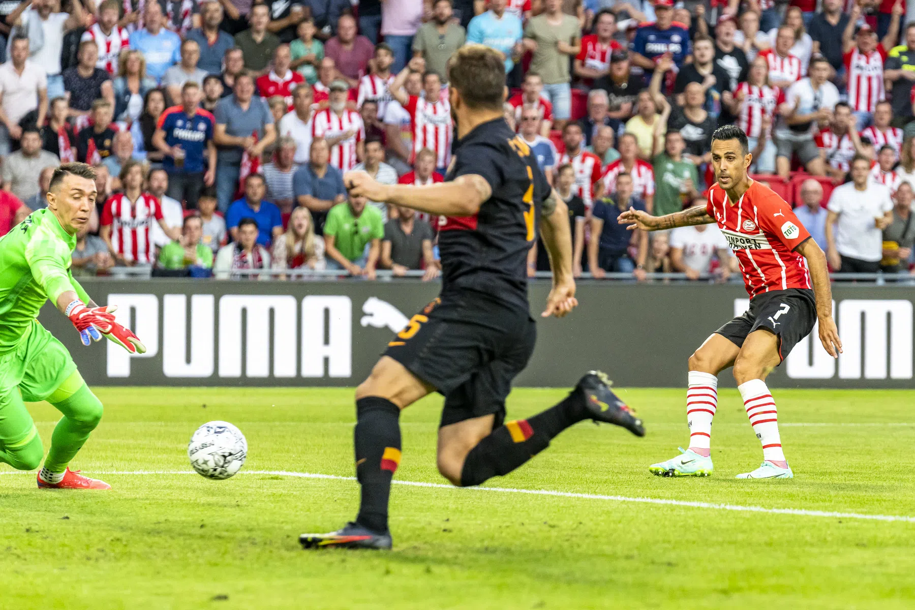 Mea culpa Muslera voor blunders tegen PSV: 'Niets ging goed'