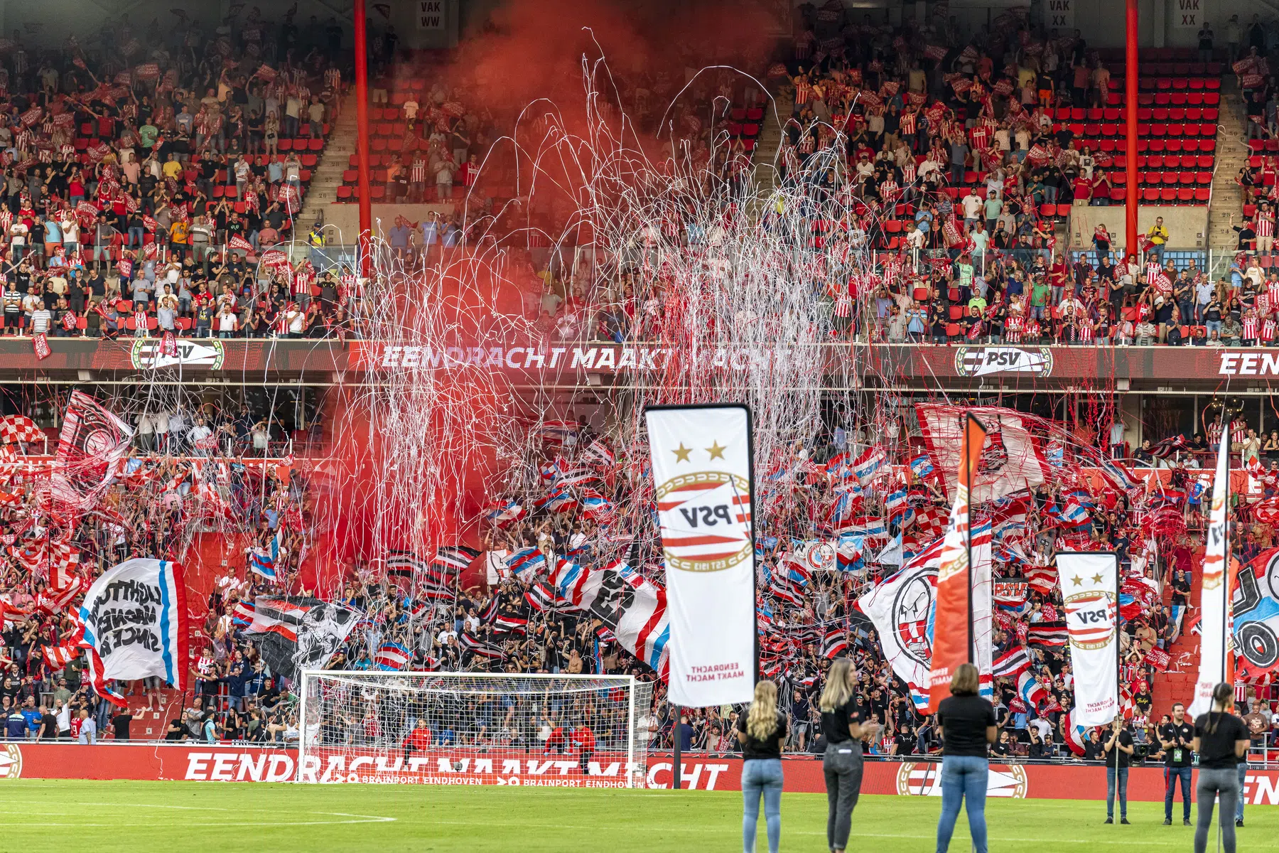 Eindelijk weer uitsupporters: PSV neemt 1600 fans mee naar clash met Ajax