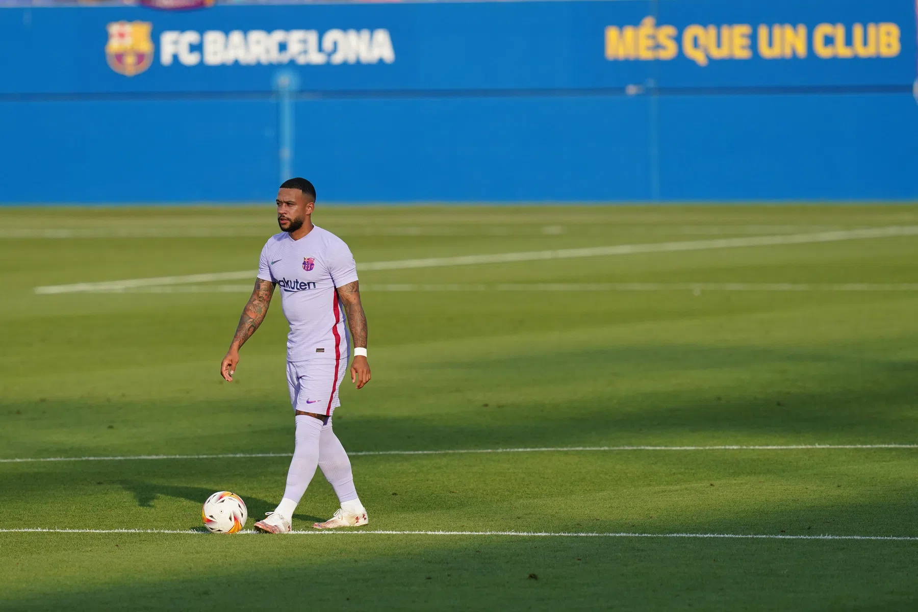 Memphis trefzeker tijdens eerste minuten in Barcelona-shirt