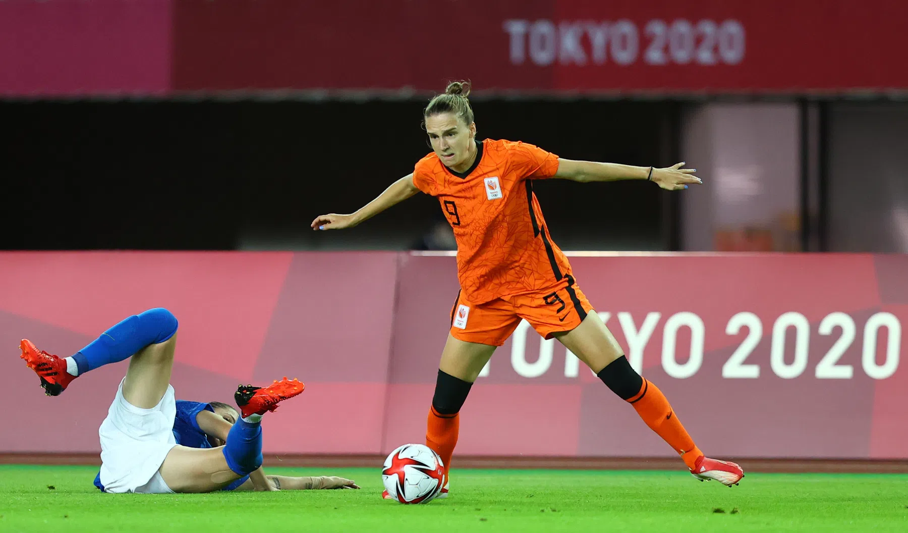 Miedema komt met positieve update na schrik om liesblessure