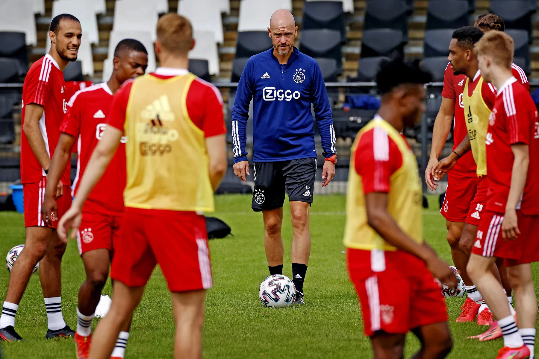 Berghuis begint bij Ajax op de bank tegen Bayern München