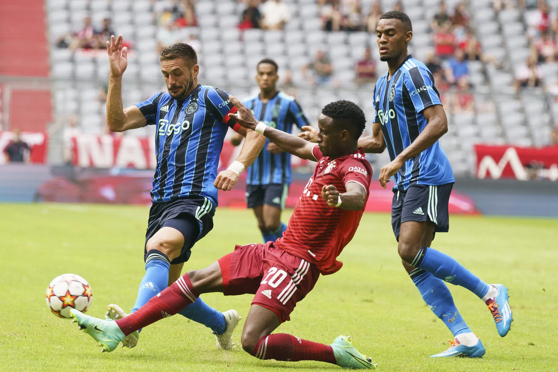 Bayern houdt Ajax op remise bij Berghuis-debuut