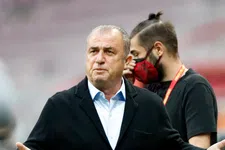 Thumbnail for article: Galatasaray-trainer verklaart nederlaag en passeert Babel tegen PSV
