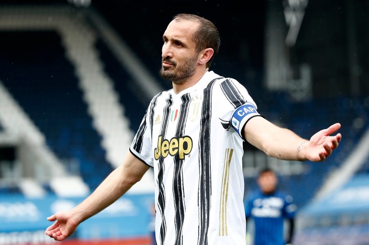 Juventus doorbreekt stilte en gaat uit van langer verblijf EK-held Chiellini
