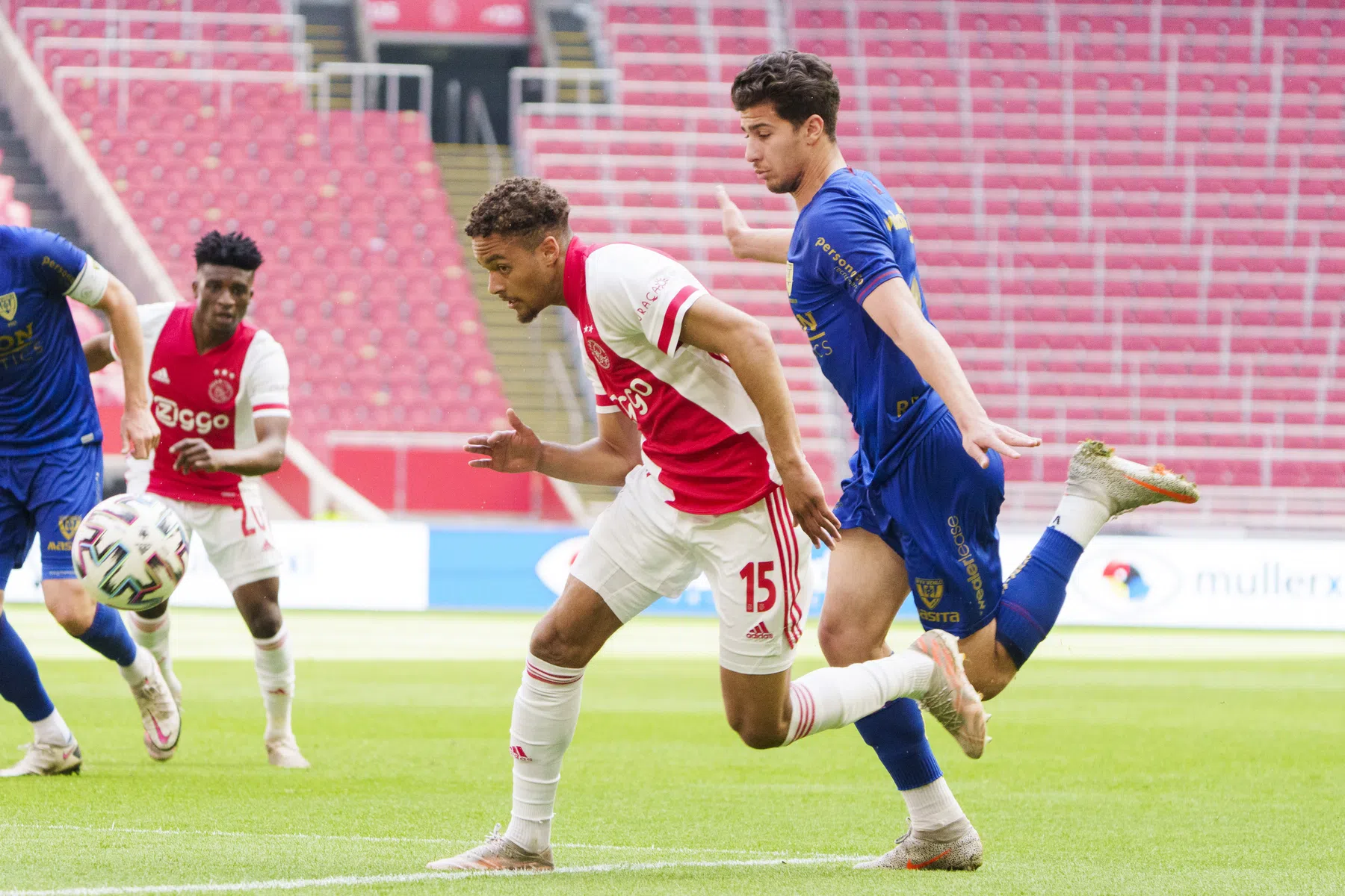 Ex-VVV'er Machach grijpt zijn kans met fraaie goal tegen Bayern München