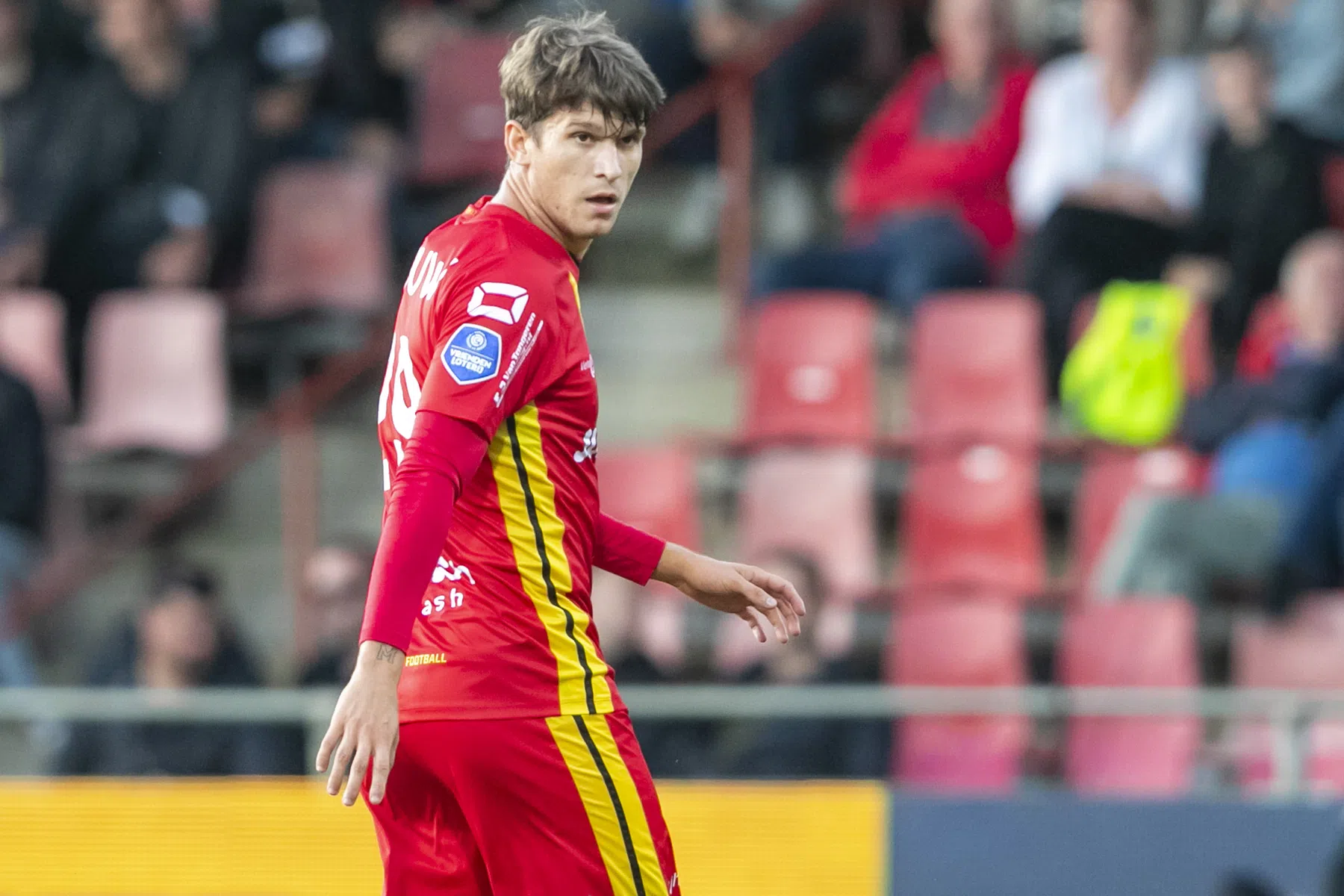 Go Ahead-spits scoort net zo graag met kont, goud voor vriendin Voet