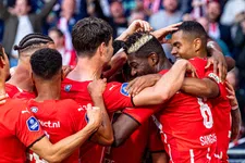 Thumbnail for article: PSV met anderhalf been in play-offs na overtuigende zege op Midtjylland