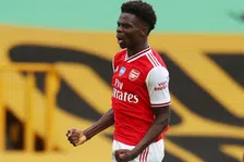 Thumbnail for article: 'Sprakeloze' Saka bij terugkeer verrast met wand vol steunbetuigingen