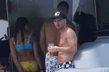 Thumbnail for article: Vakantie zit erop: Messi landt in Barcelona om bij te tekenen