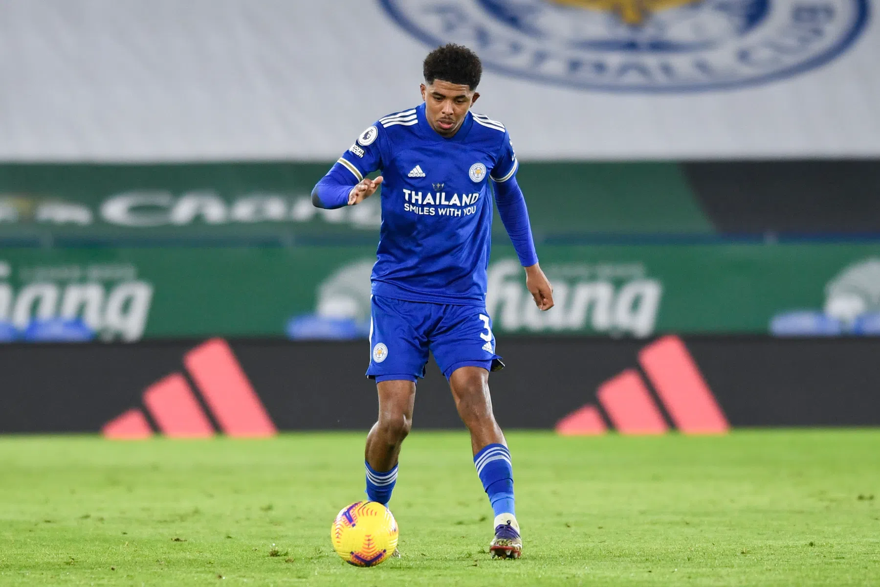 Leicester-verdediger moet charge in oefenpot bekopen met gebroken kuitbeen