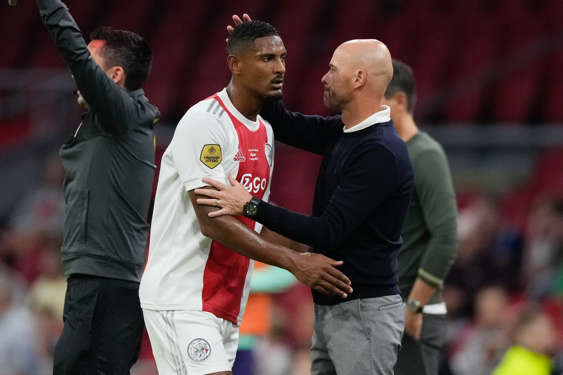 Haller over gejuich Ajax-fans bij zijn wissel: 'Daar kun je niet op focussen'