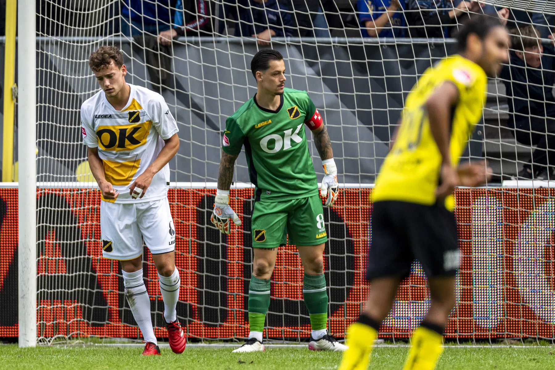 KKD vult bloopervideo's: opmerkelijke eigen goal en ongekende misser
