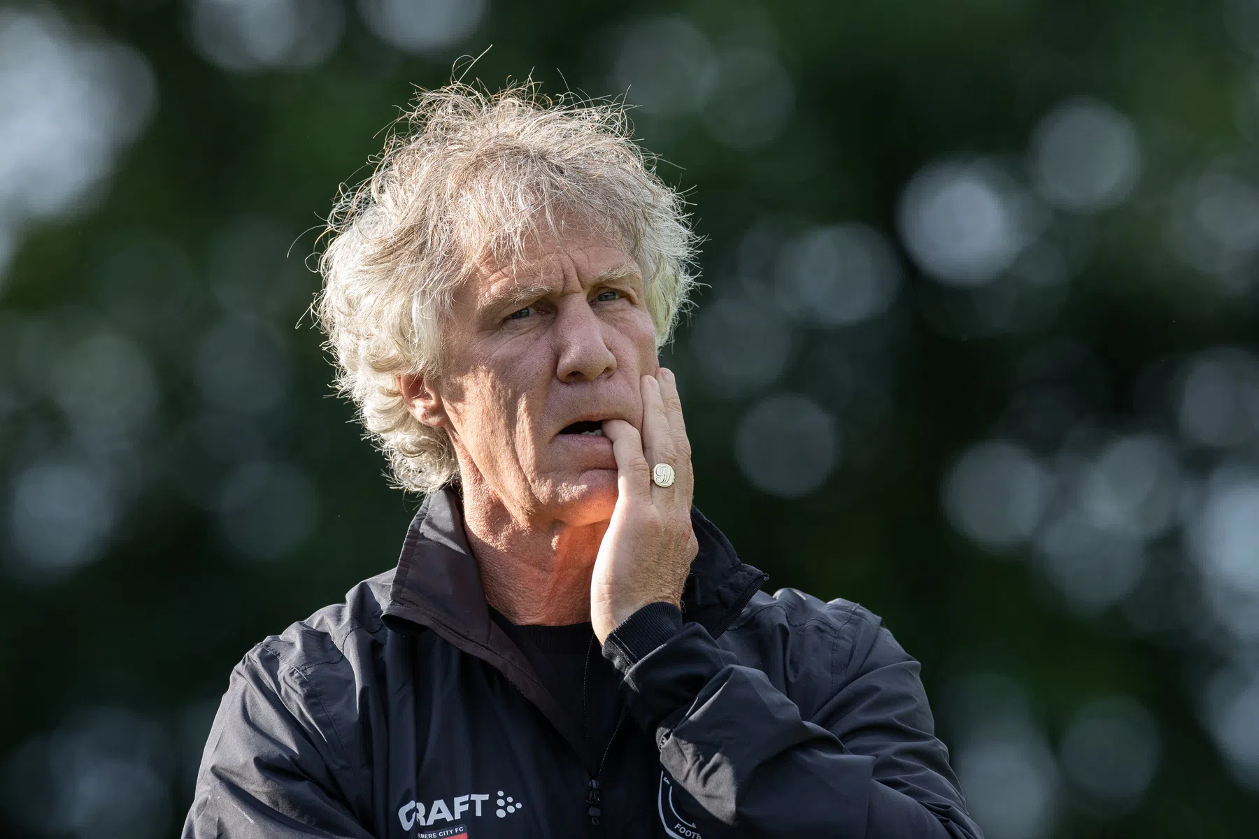 Martens zet oud-trainer Verbeek te kijk bij KKD-debuut