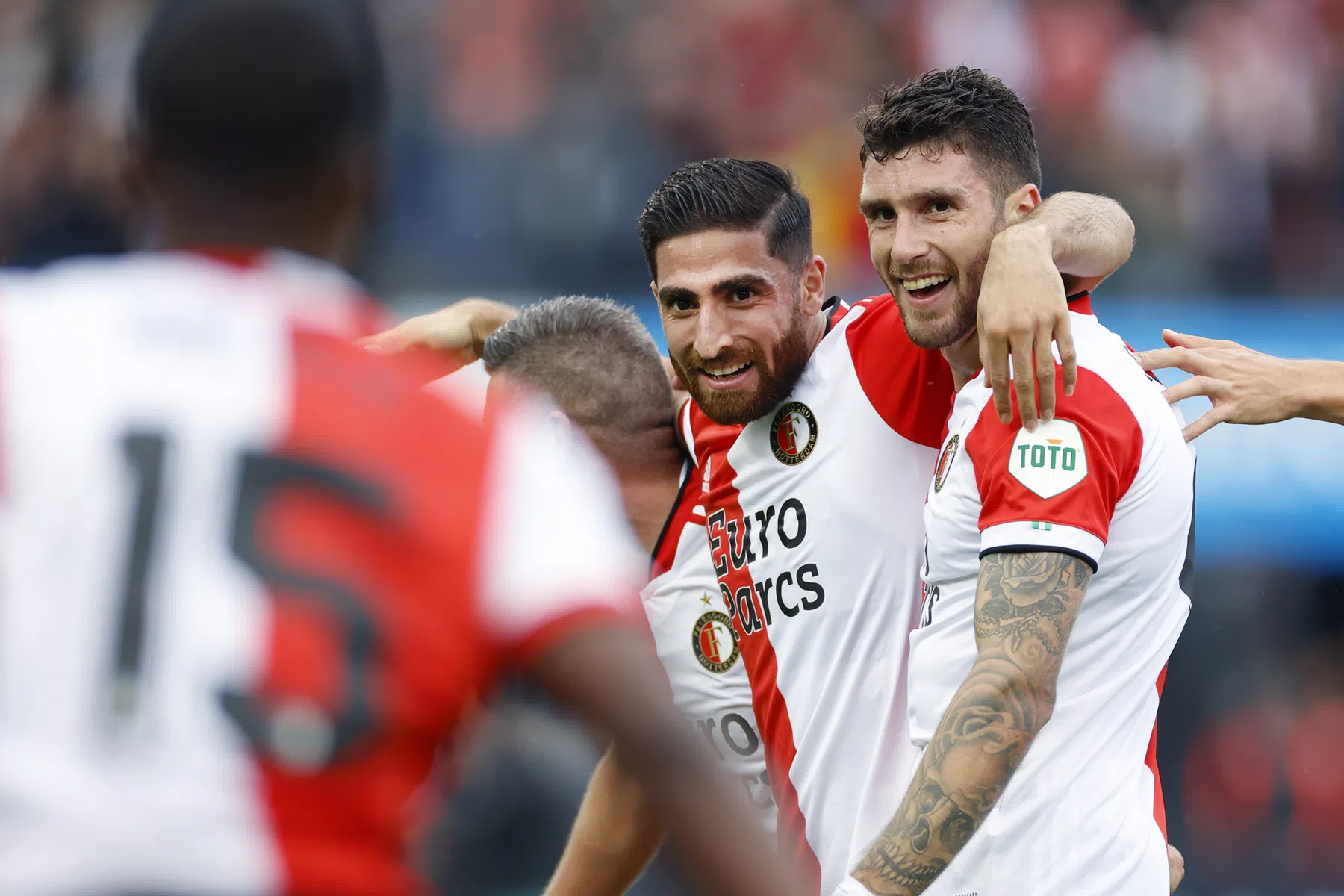 Jahanbakhsh moet strijd staken na eerste twee Feyenoord-goals