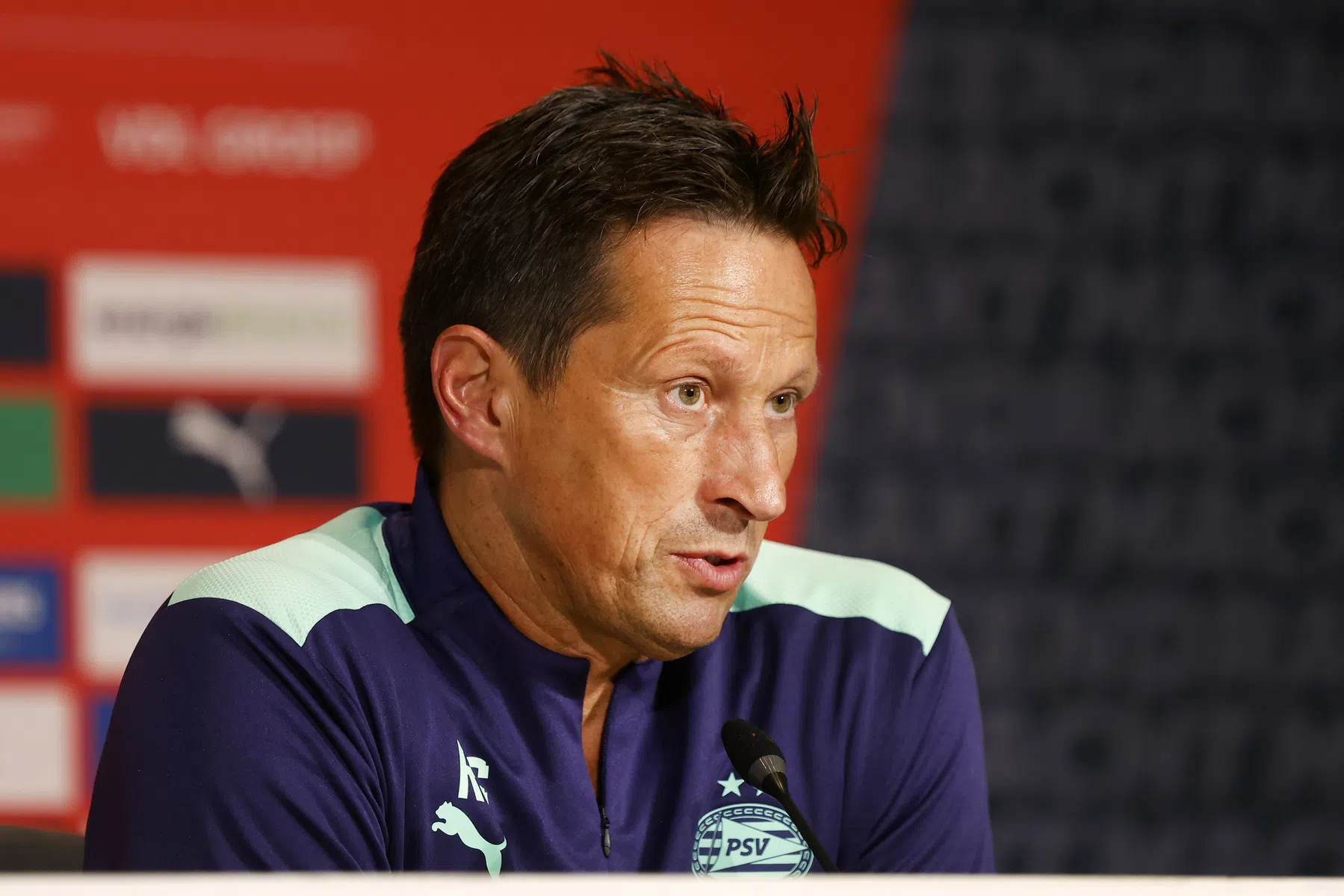 Schmidt bespreekt Oranje-selectie en wil nog niet aan Benfica denken