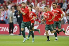 Thumbnail for article: Ajax-fans nemen twee jaar na transfer Schöne eindelijk afscheid