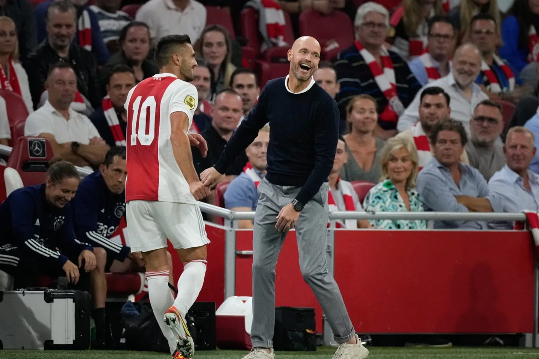 Ajax toont zich genadig voor NEC na denderende openingsfase