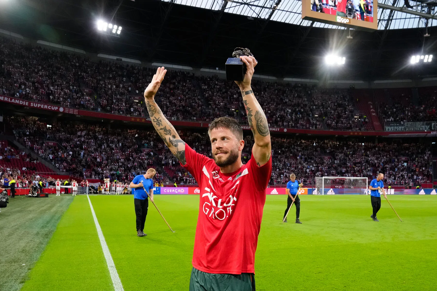 Schöne trots op afscheid ondanks 'thunderstorm' Ajax