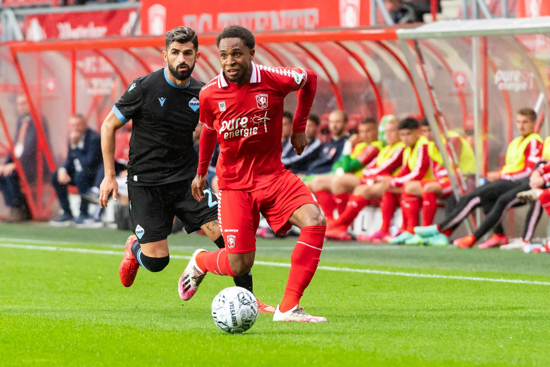 Vijftig dagen proefspeler: de Cleonise-soap van FC Twente
