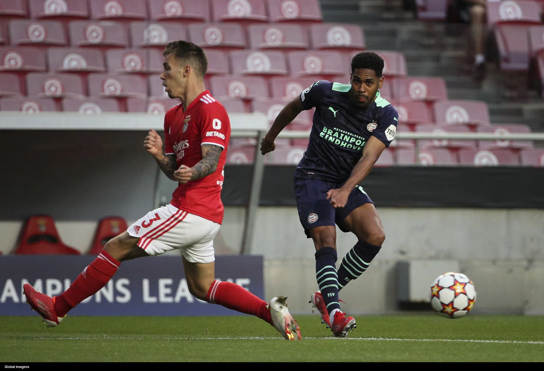 Benfica straft foutjes op rechts bij PSV keihard af