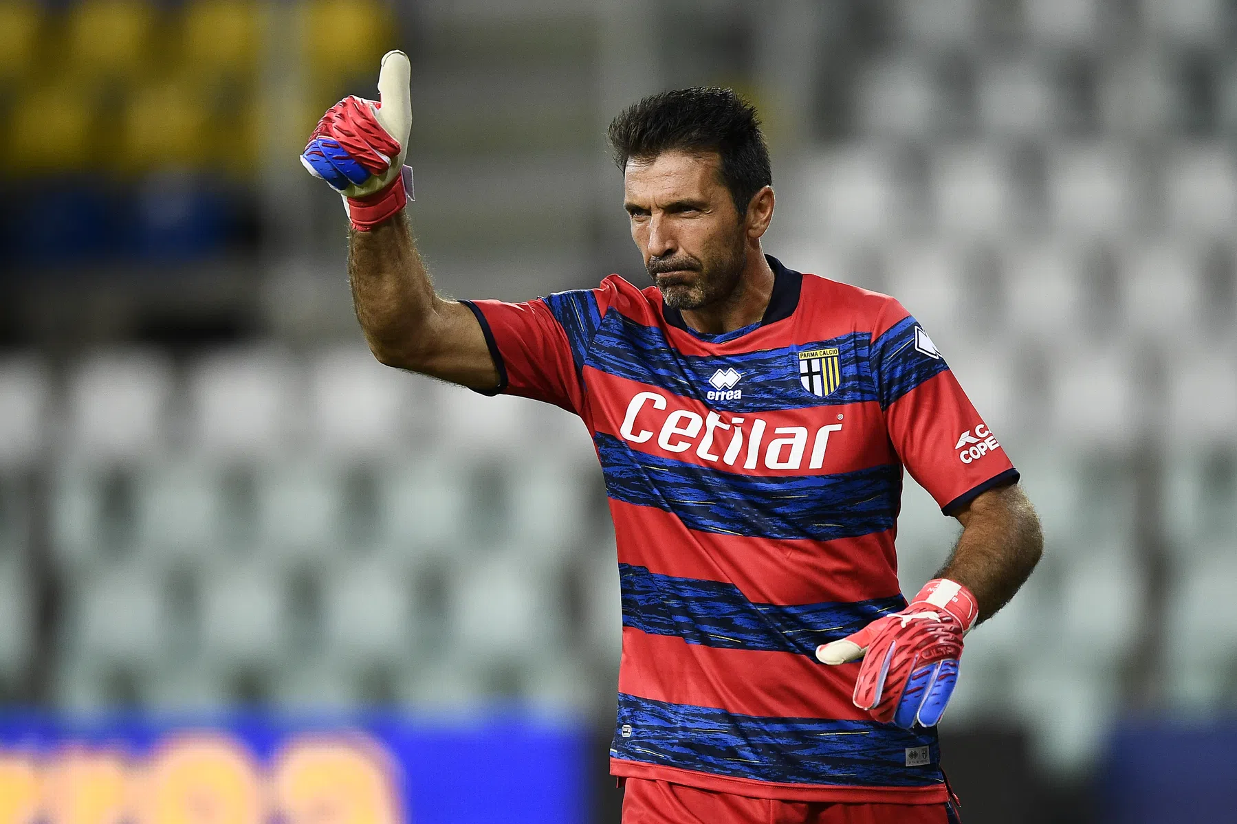Buffon is back: enorm leeftijdsverschil met Parma-ploeggenoot