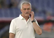 Thumbnail for article: Mourinho strijkt spelersvrouwen tegen de haren in: 'Vakantie is voorbij'