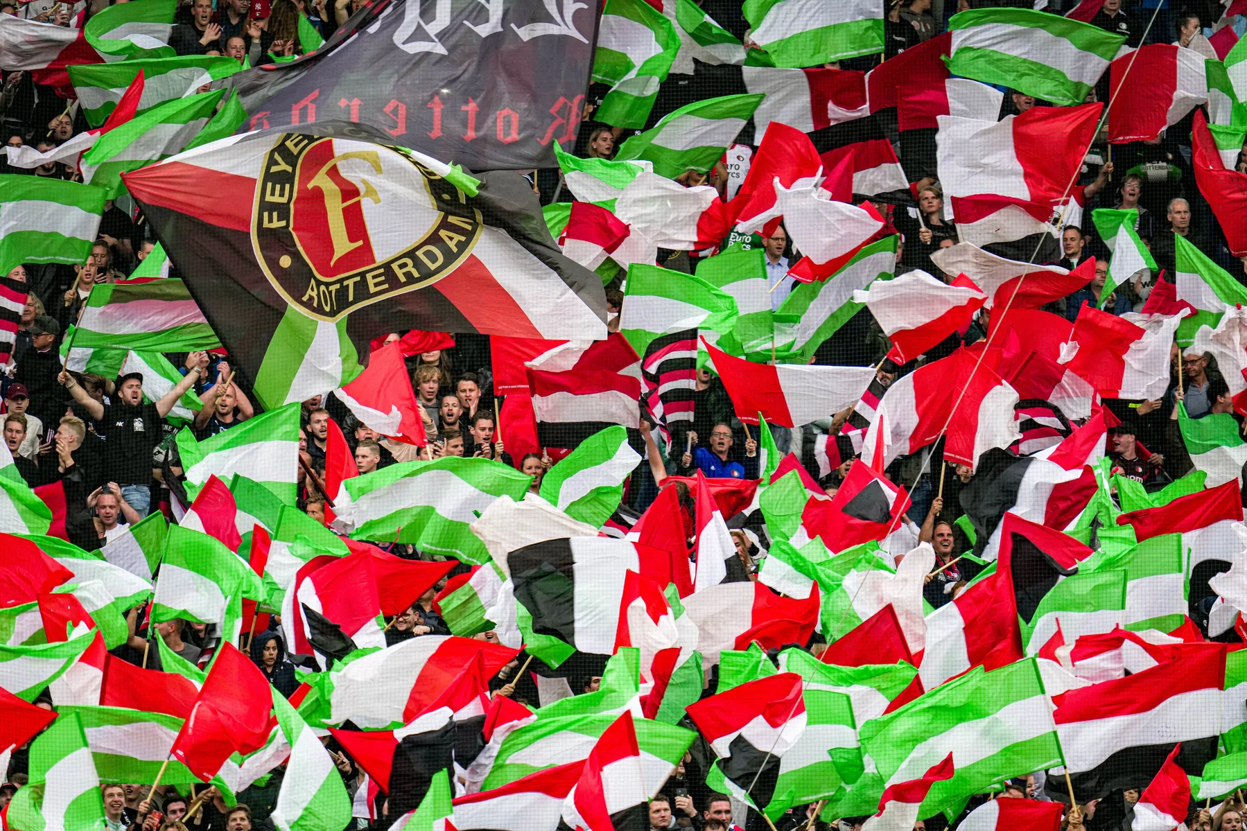 Feyenoord doet oproep aan fans: 'Laten we dit voorrecht koesteren'