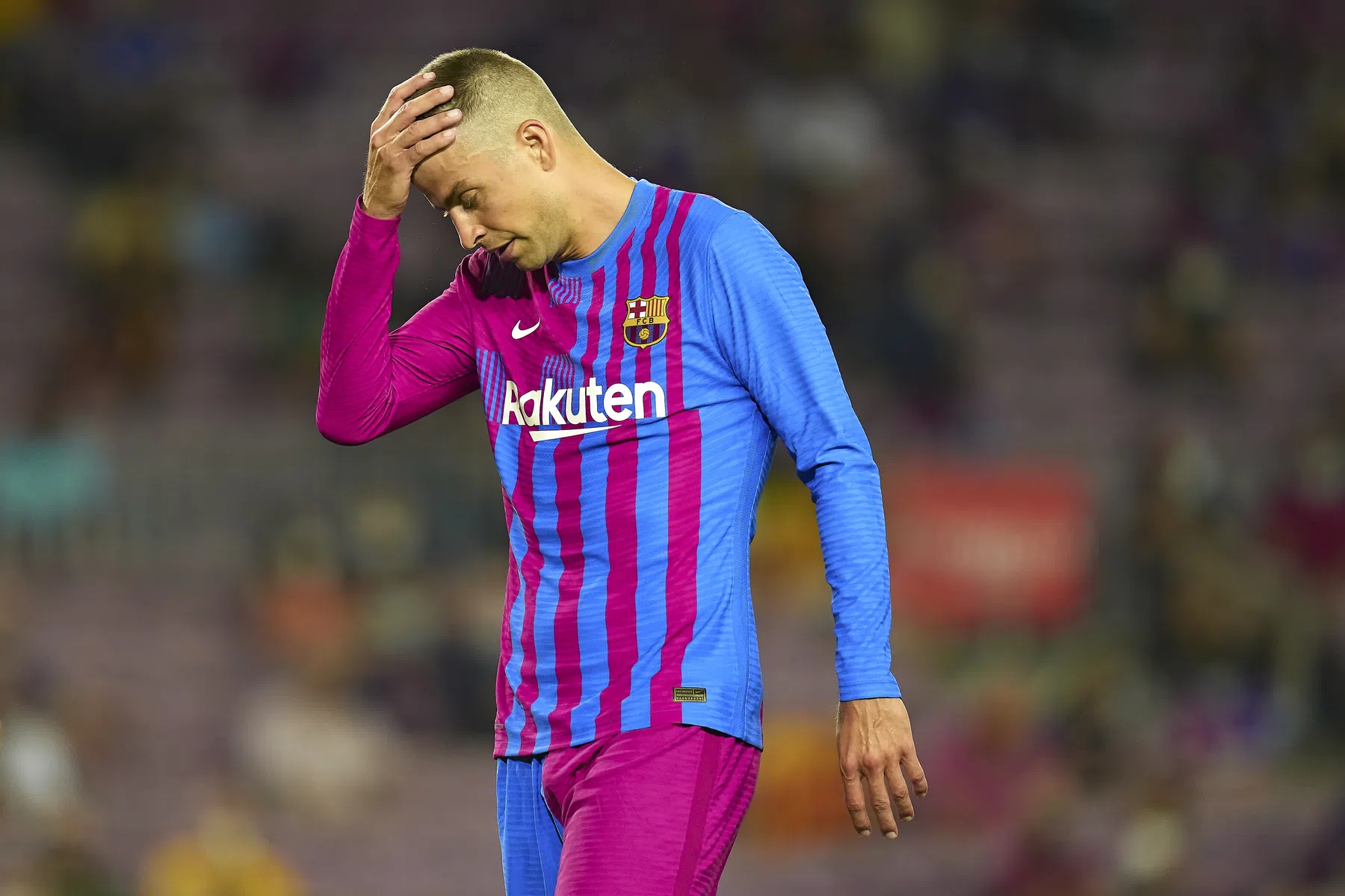 Meer blessurezorgen voor Koeman: Piqué valt uit bij Barcelona