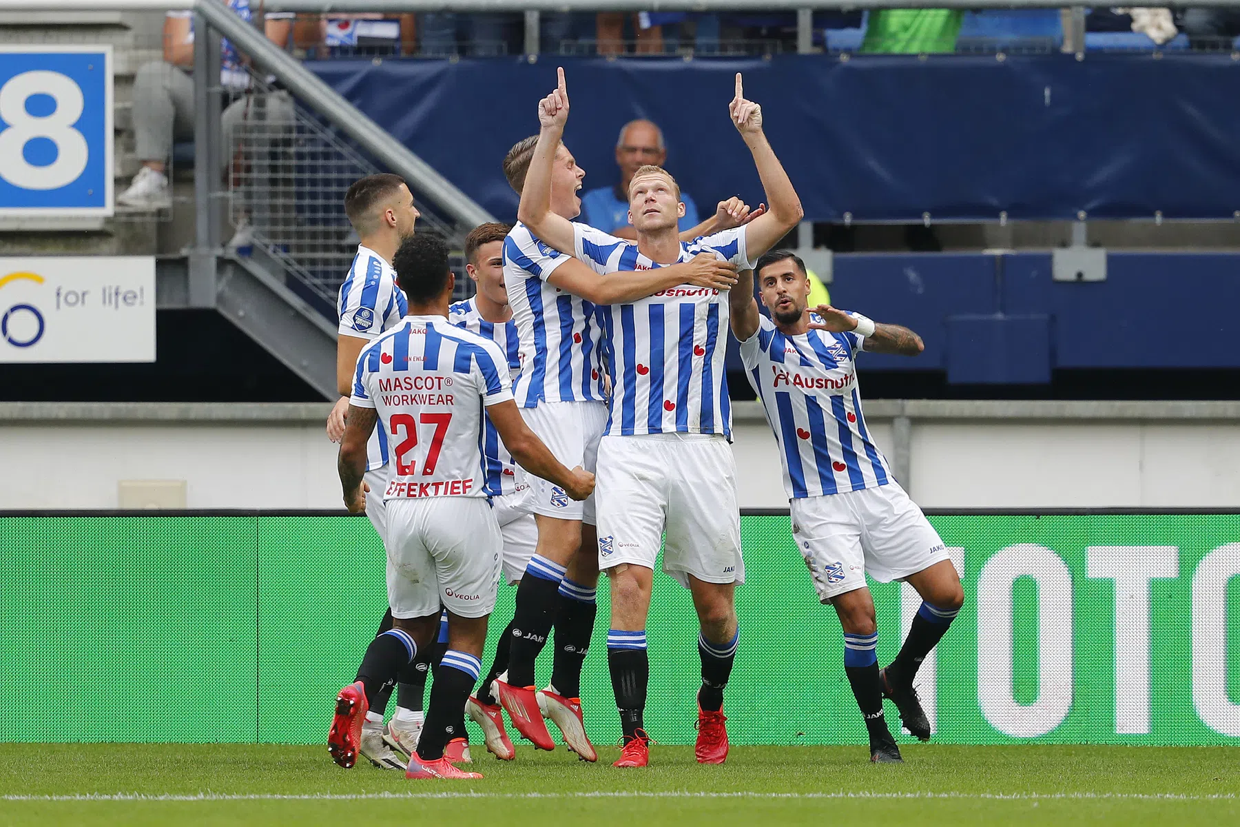 Heerenveen walst in eerste helft over RKC heen 