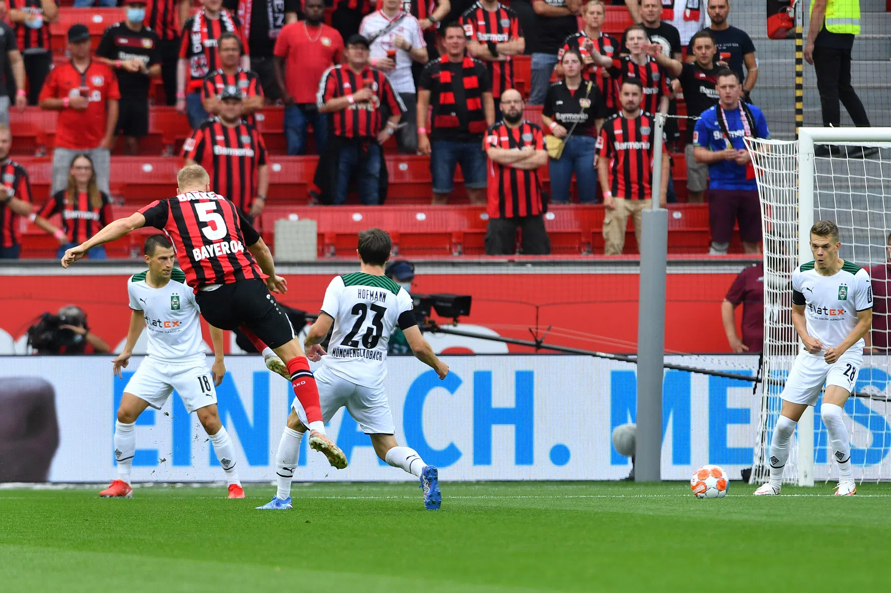 Belangrijke rol Bakker bij opmerkelijk eigen doelpunt Sommer
