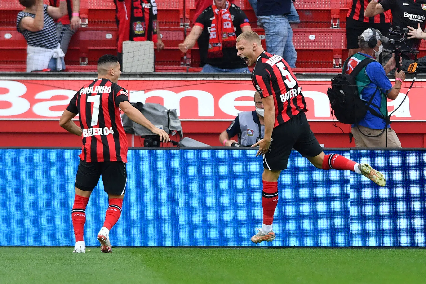 Leverkusen en 'doelpuntenmaker' Bakker overtuigend langs Gladbach