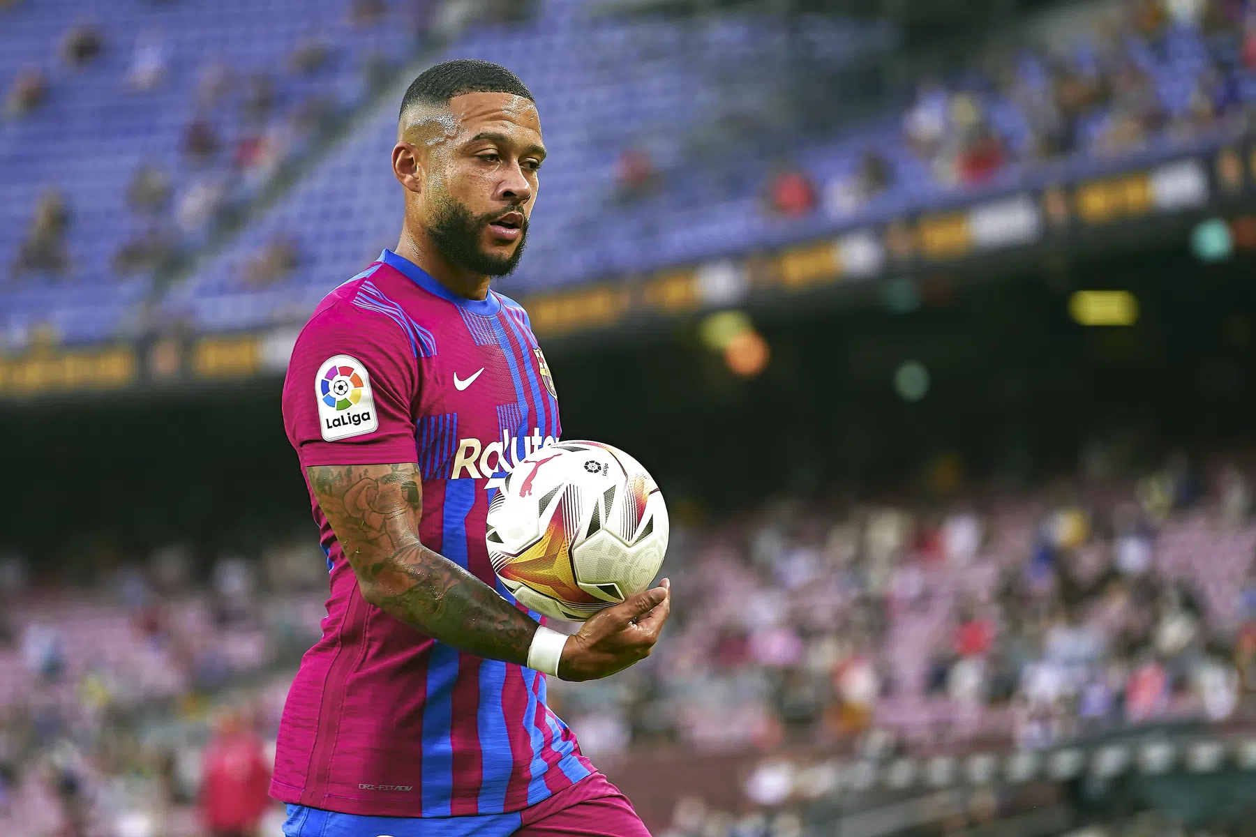 Koeman houdt vast aan succesrecept met De Jong en Memphis