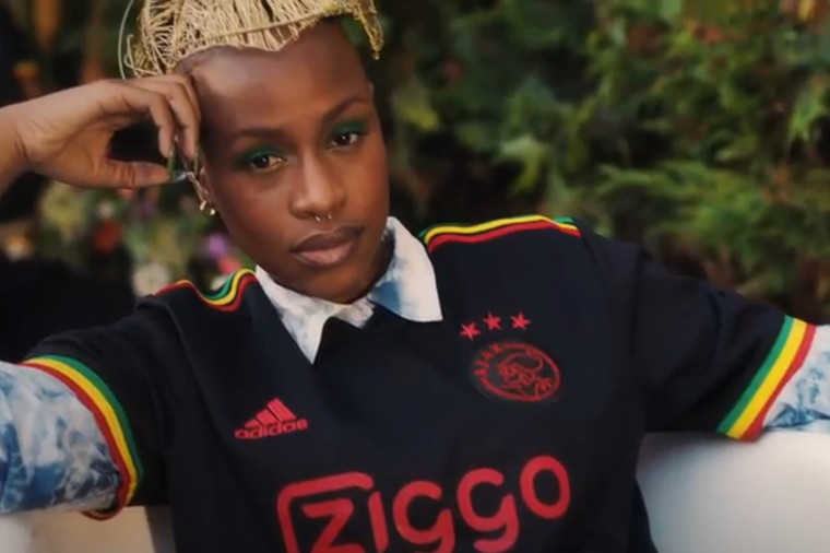 Unicum voor Ajax: Bob Marley-shirt binnen een dag uitverkocht