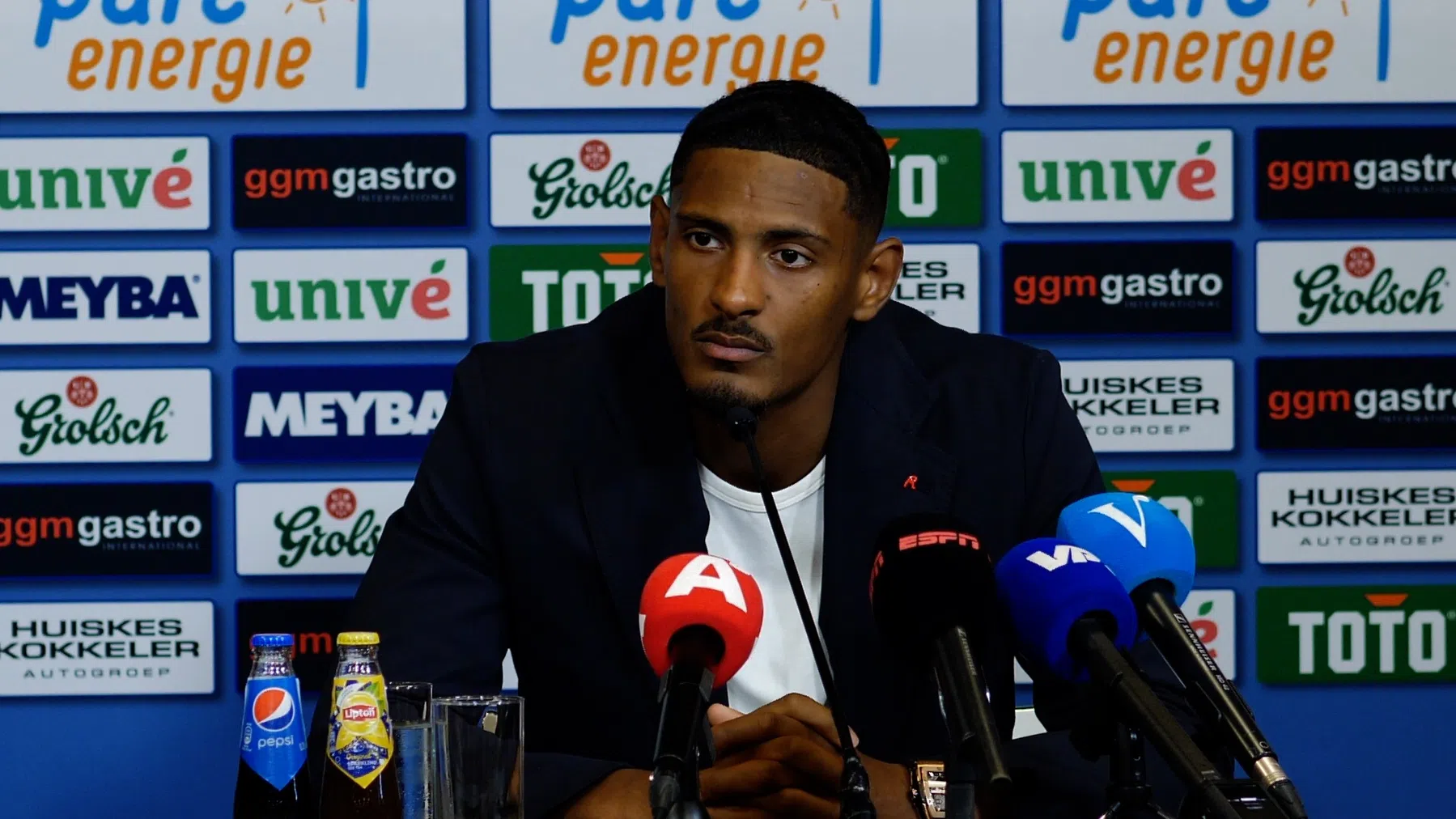 Ajax-spits Haller reageert op de kritiek op zijn spel