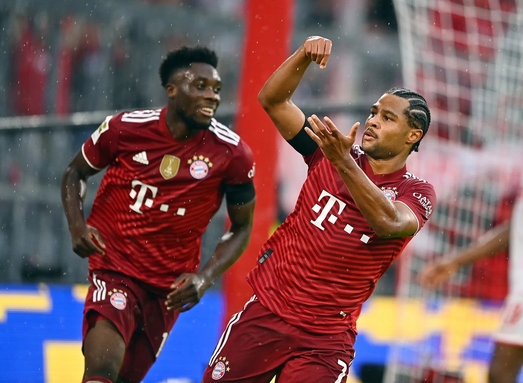 Gnabry redt Bayern na doelpuntenexplosie na rust