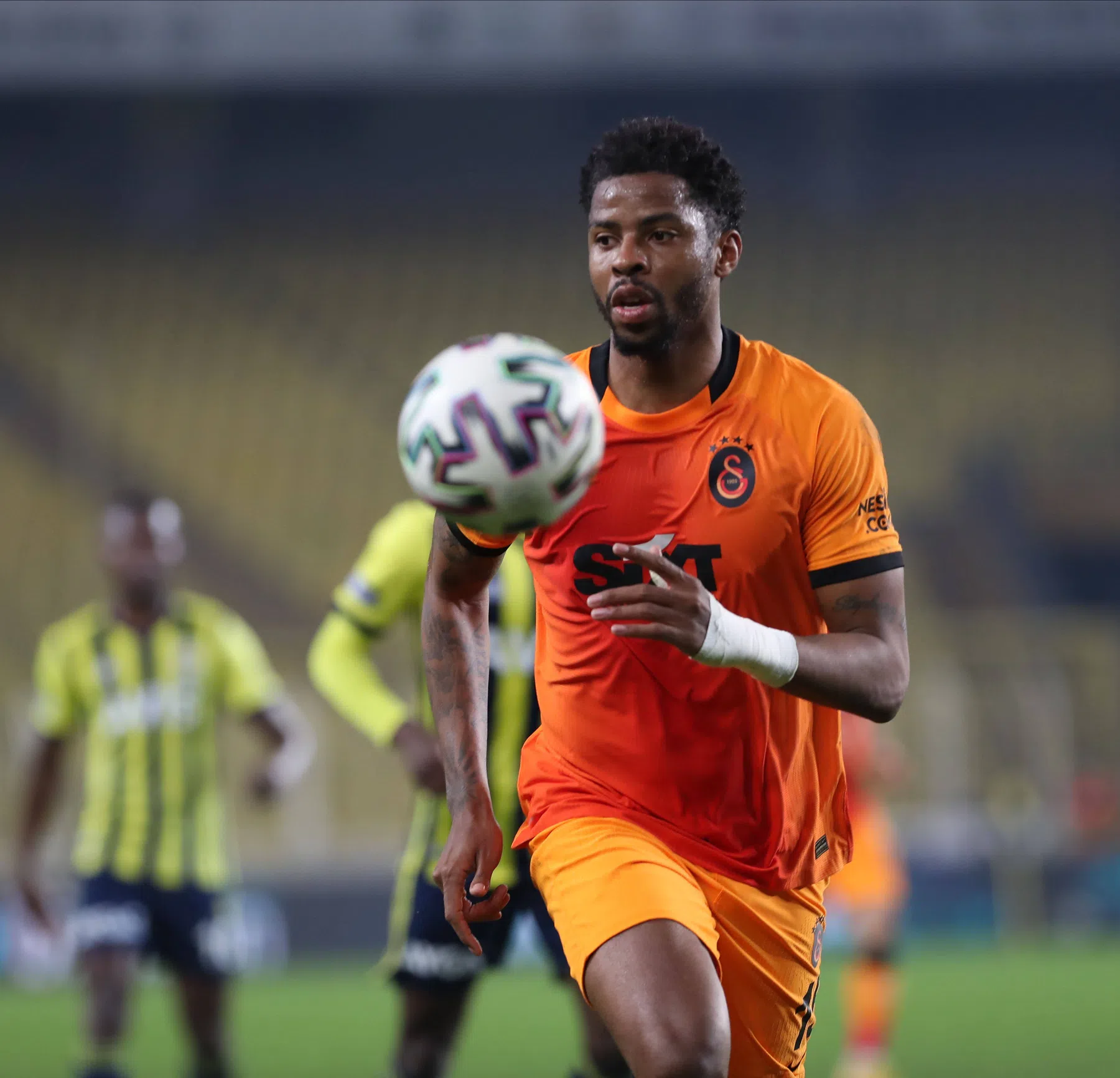 Donk wordt ploeggenoot van Jørgensen en Bruma