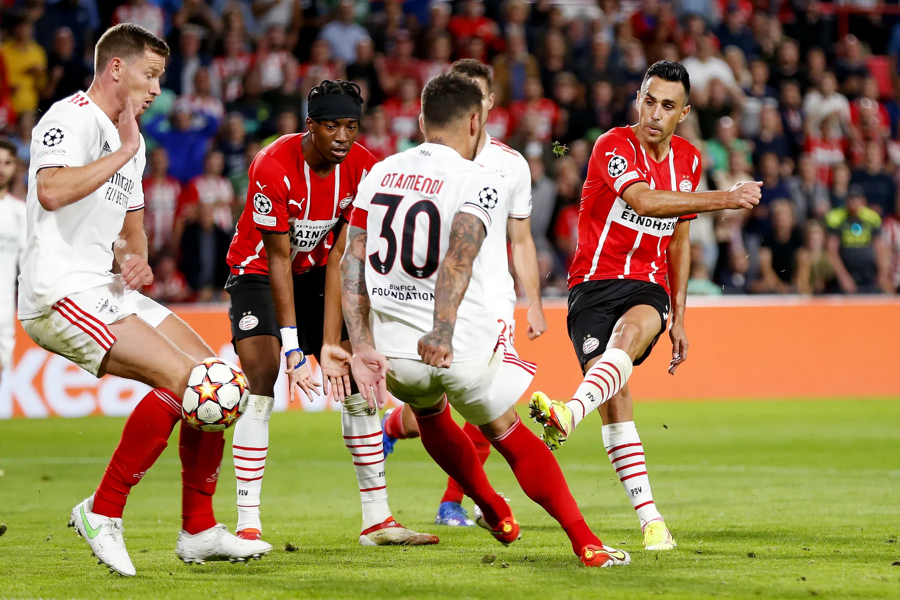 PSV kraakt Plan A, maar bijt zich stuk op Plan B van Benfica