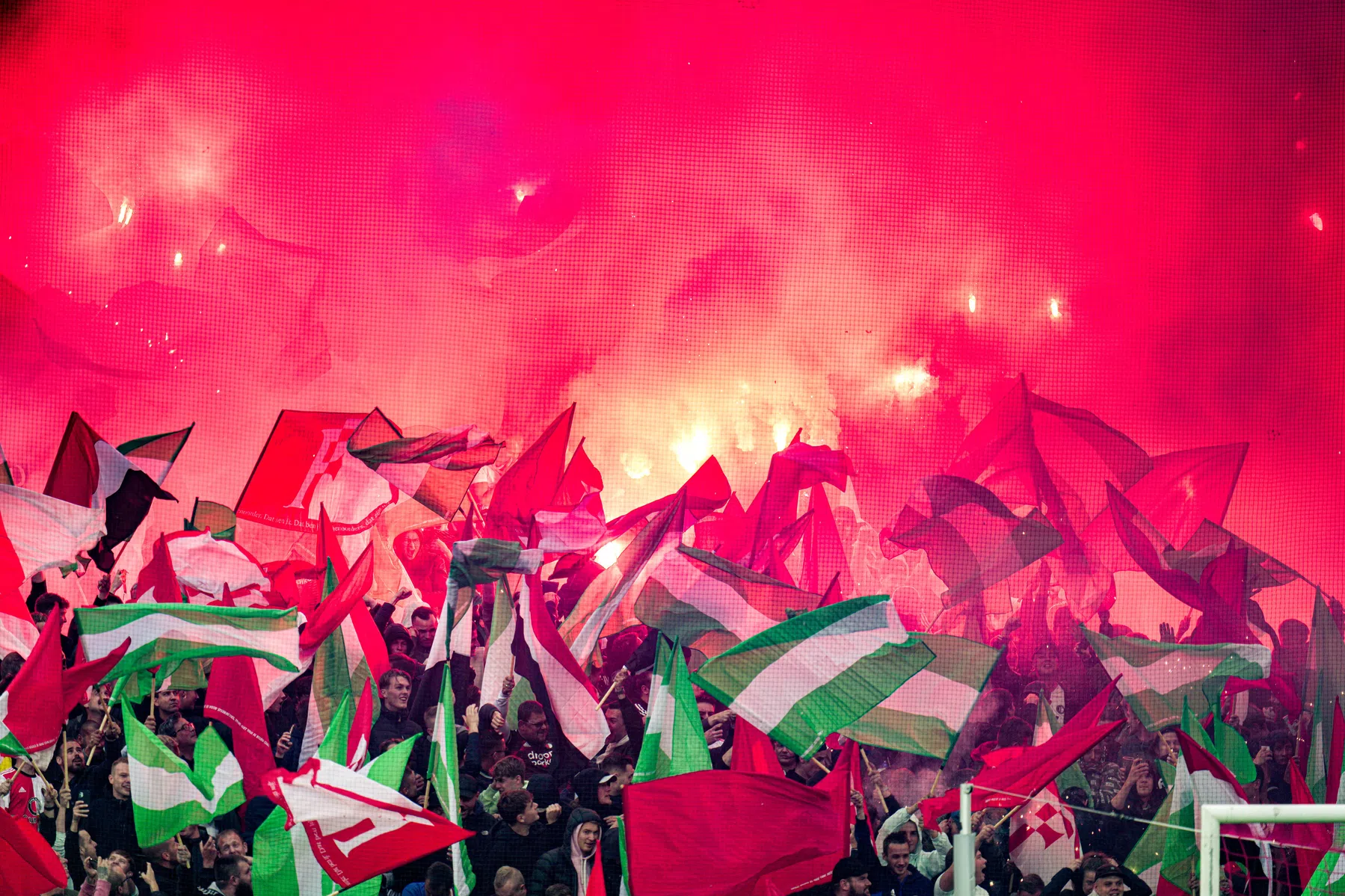 Feyenoord krijgt voor derde keer op rij boete van UEFA