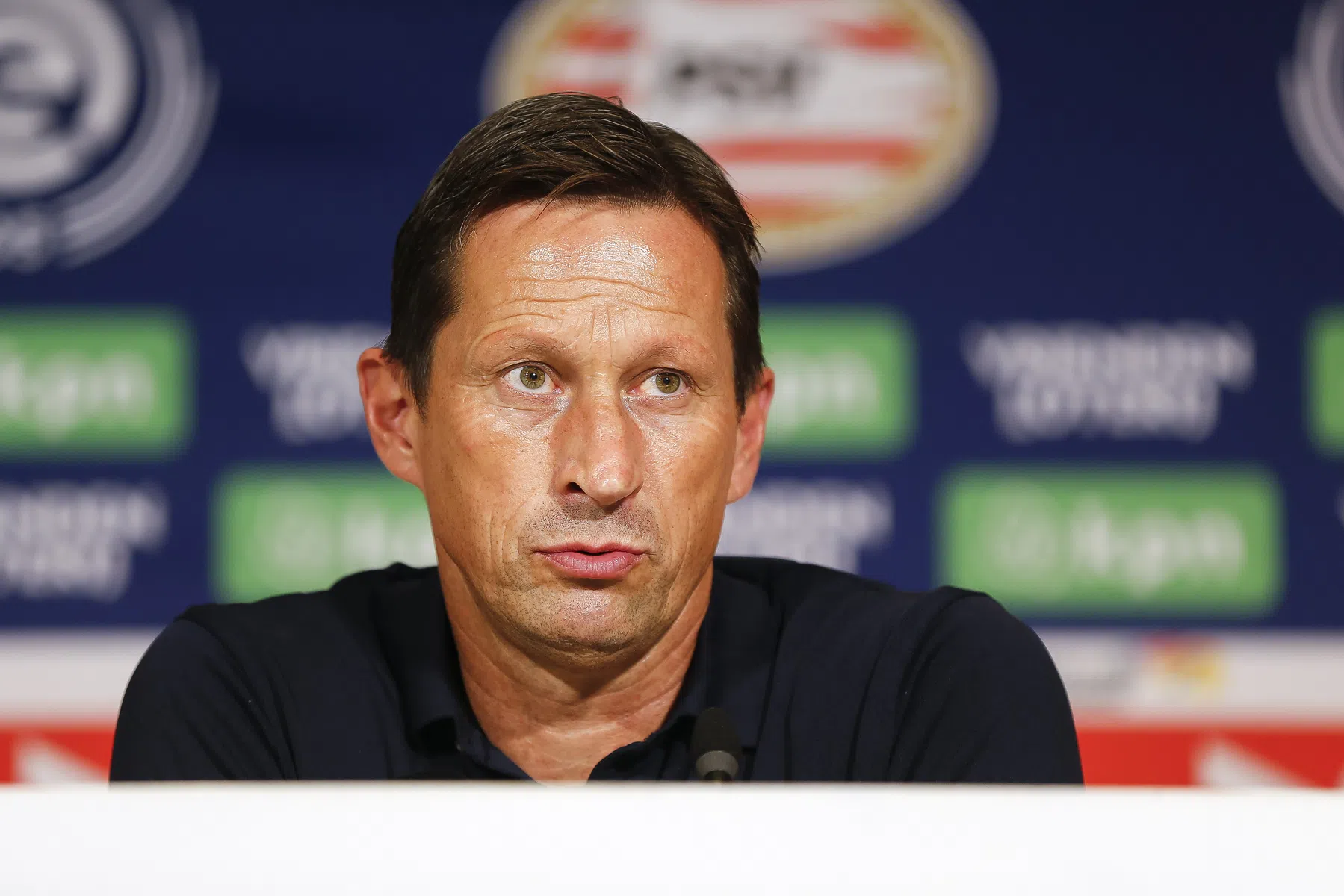 Schmidt wil er een spits bij: 'Nogal een verschil tussen ons en Benfica'