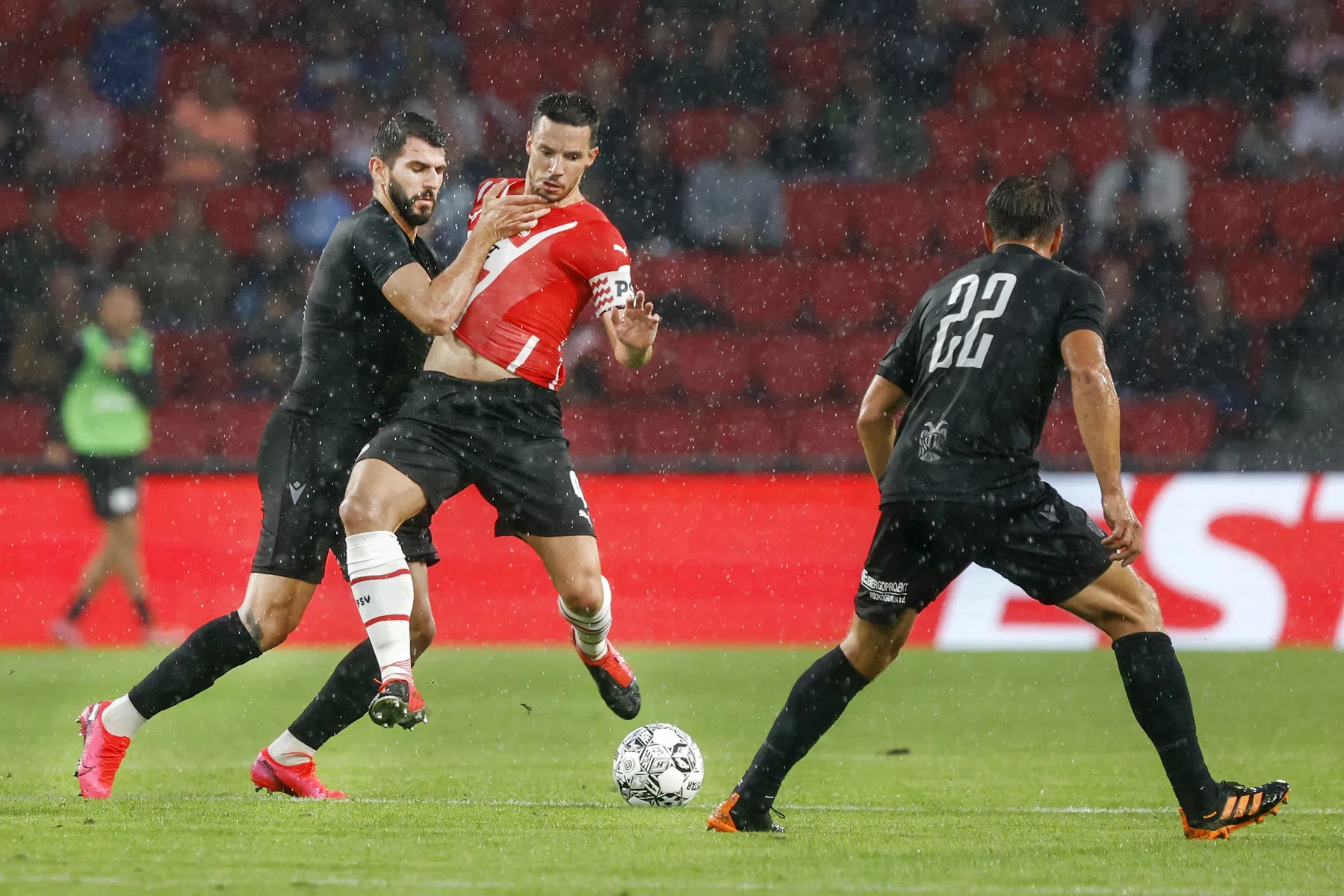 Deadline Day-hectiek: Viergever wordt weer vader én rondt Bundesliga-transfer af