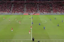 Thumbnail for article: Knielende spelers Engeland krijgen fluitconcert van Hongaarse fans